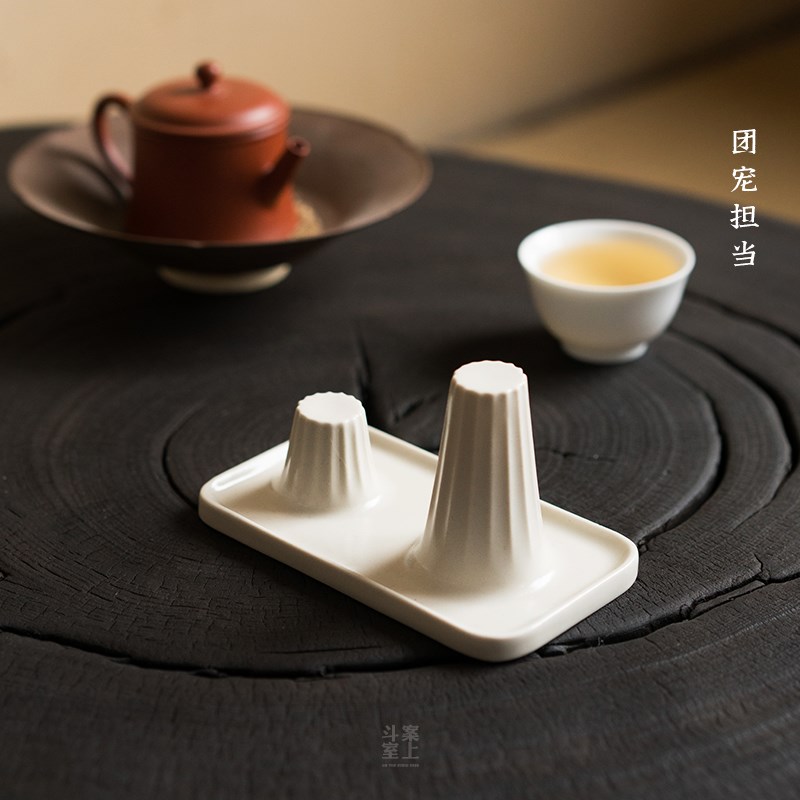 斗室案上 草木灰釉盖置晾壶架子 茶道配件