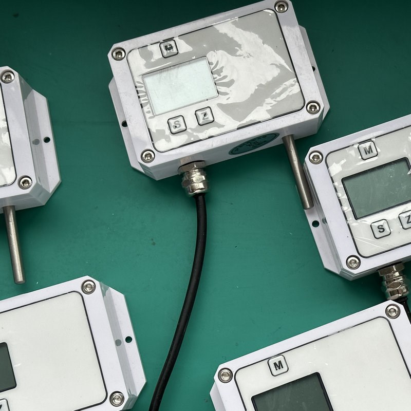 苏上润壁挂型温度变送器高精度室内环境液晶显示温度传感器4-20MA