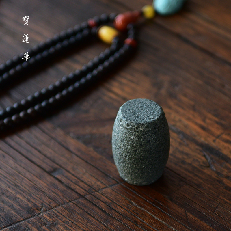 青石小石鼓手把件 盖置茶宠 天然青石手工石雕摆件石镇纸文房清供