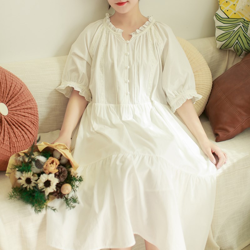 胖妹妹2025夏季新品花边拼接白色裙子加大码宽松显瘦连衣裙