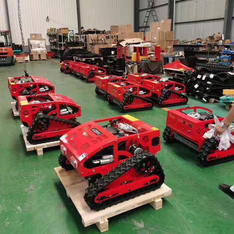 遥控割草机履带式新型型果除草机家用小XAF油汽柴四驱碎草机割草