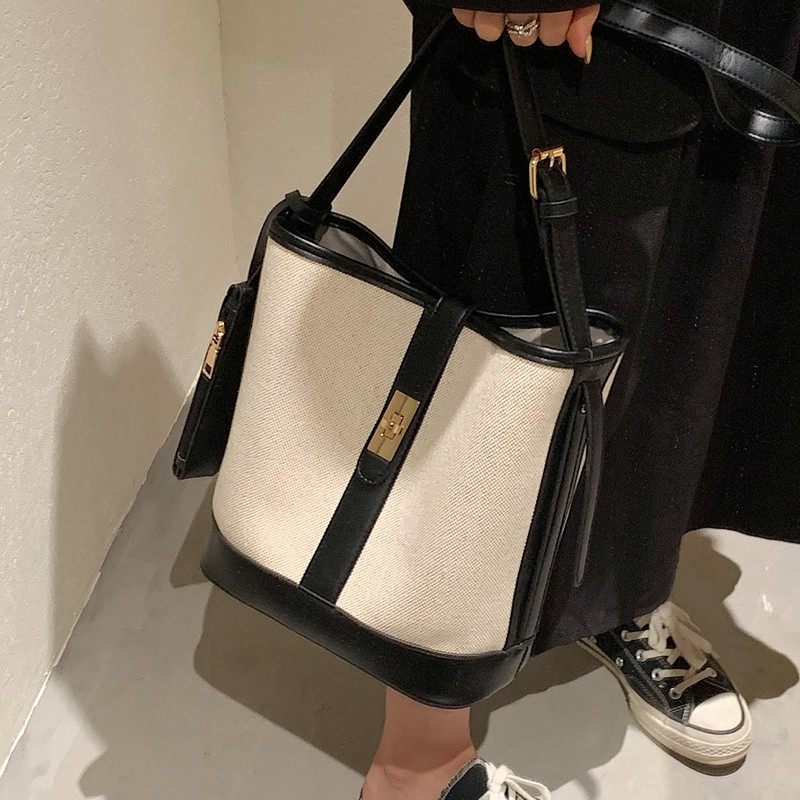 网红大容量包包女2021秋冬新款时尚斜挎包爆款单肩腋下帆布水桶包,箱包皮具/热销女包/男包,通用款女包,淘宝优惠券,粉丝福利购,淘宝优惠卷
