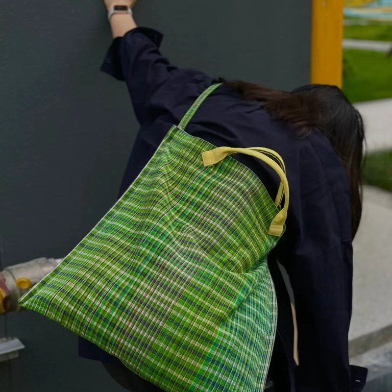 2024新款绿色系布袋包女清新文艺大容量格子手提斜挎包百搭通勤包