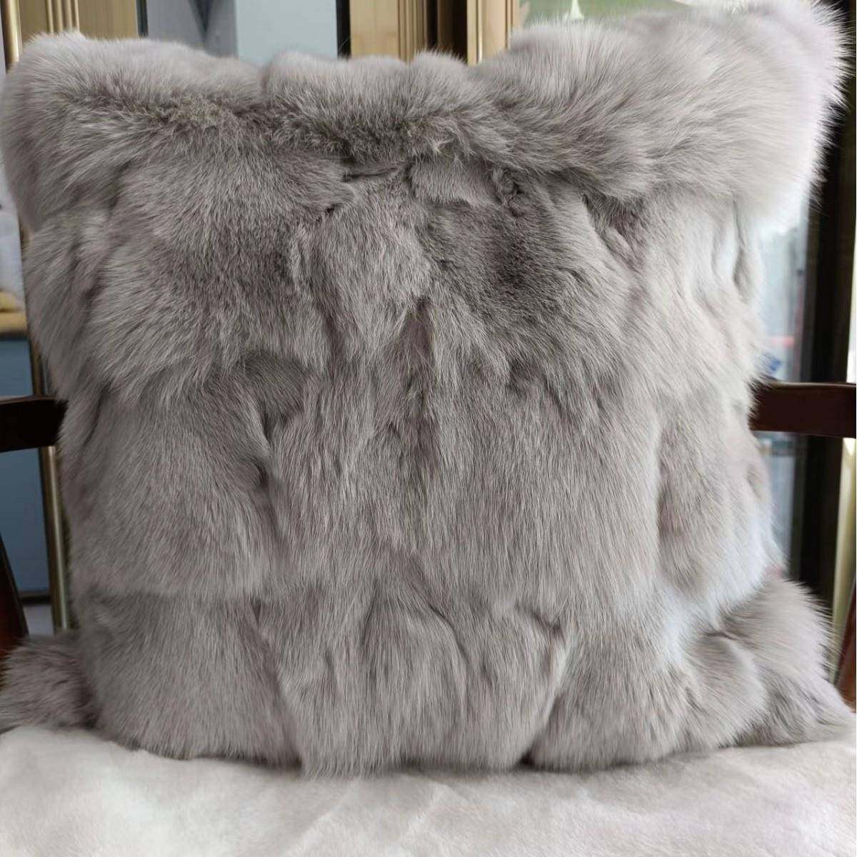 真狐毛档抱枕含芯客厅皮草沙发靠垫欧高现代简约轻奢狐狸抱枕式狸