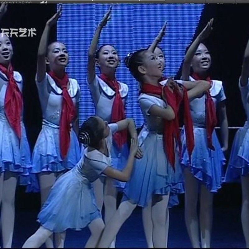 新款小荷风采 向着梦想奔跑表演服合唱服红领巾儿童舞蹈演出服装