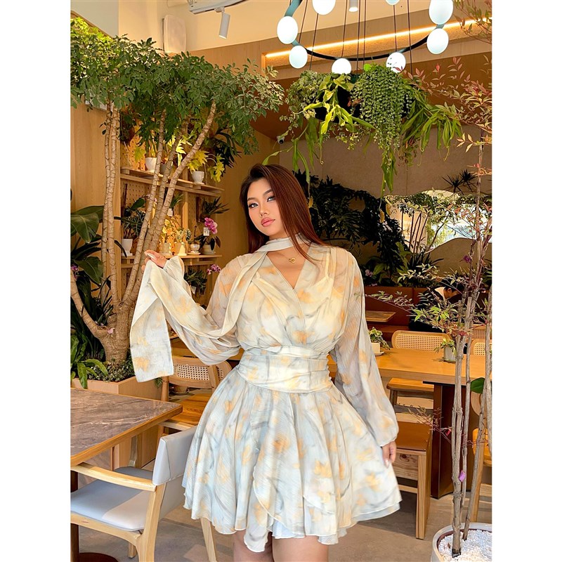 楠哥微胖性感长袖V领碎花连衣裙女大码胖mm2025新款收腰仙女裙子