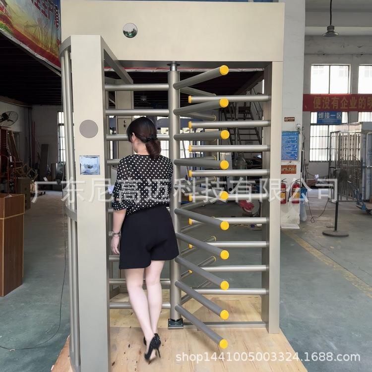 N等GM封闭式高旋栅龙江大庆小转区成黑品防尾随门加厚不130锈钢烤