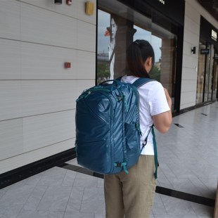 2023时尚背包男女双肩包旅行大容量户外休闲通勤上下班商务背包