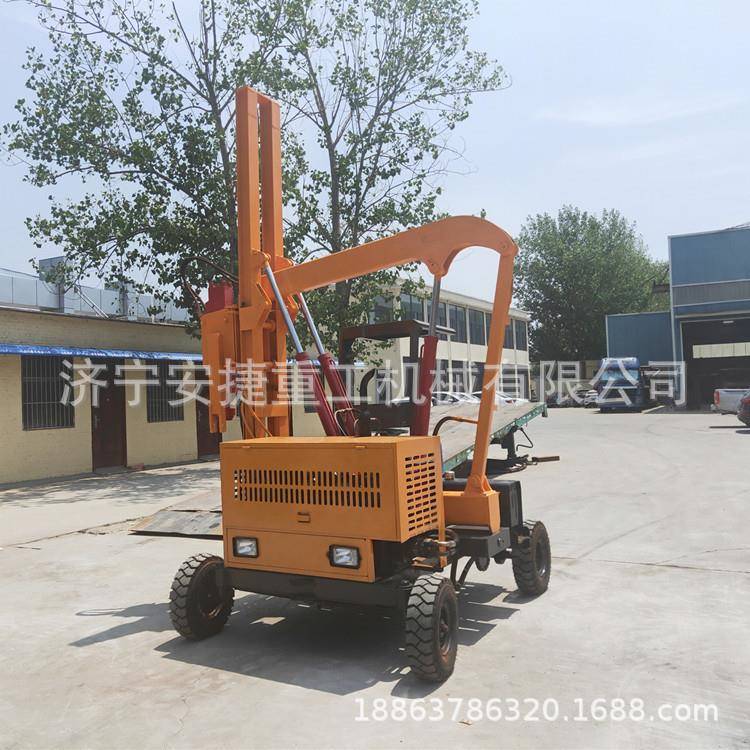 轮式护栏打桩机高速四公路小轮护栏打桩机护栏EDX翻新圆方打桩管