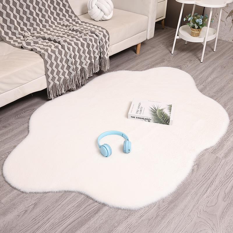 白色短毛绒云床朵毯地HDT少女边镜毯不规则家用客厅茶几地垫前毛