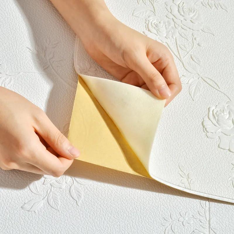 加厚自粘墙纸田花客厅卧室温馨红背贴景园墙装网饰翻新墙90496防