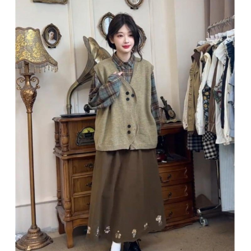 大码胖mm复古学院风套装女格子衬衫针织马甲半身裙三件套2024秋女