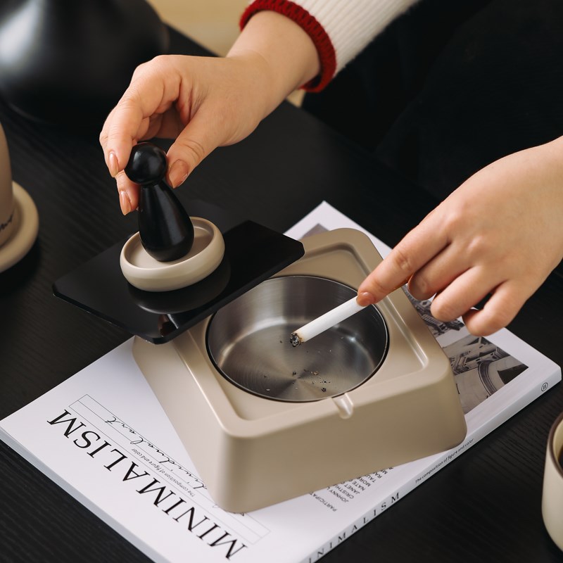 创意烟灰缸摆件家用客厅简约时尚办公室防飞灰带盖烟缸桌面装饰