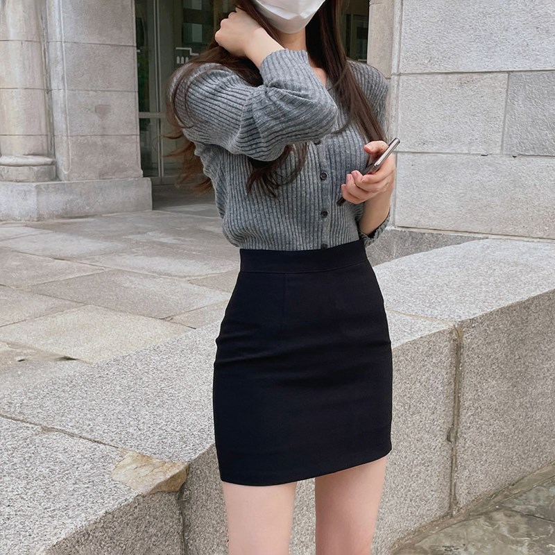 卡其色半身裙女夏春季灰色包臀裙高腰春款一步短裙春秋包裙ol半裙