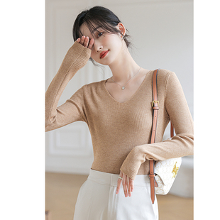 2023秋冬新款V领针织衫女修身长袖内搭黑白色打底衫上衣套头毛衣