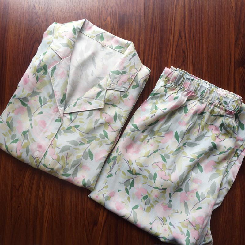 春意人棉贡缎绵绸舒适衬衫领夏季薄女士短袖短裤家居服套装女睡衣