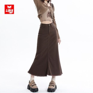 深咖色复古毛边牛仔半身裙女秋季2024新款高腰显瘦包臀a字鱼尾裙