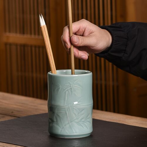 青瓷笔筒创意文具圆形陶瓷家用办公室笔筒毛笔圆珠笔铅笔多功能筒