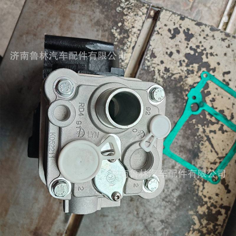 重汽汕德卡豪沃单缸空压机202V54100-7131重汽曼13空压机