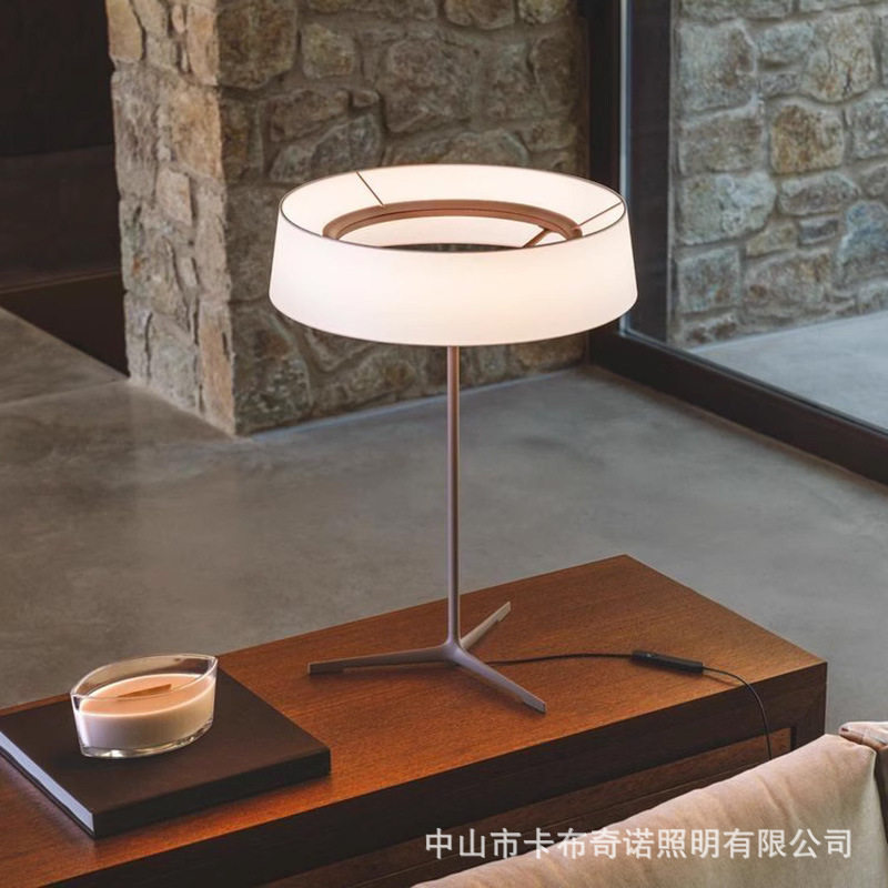 西班牙Vibia Dama意式极简台灯设计师客厅卧室书房沙发旁氛围灯具