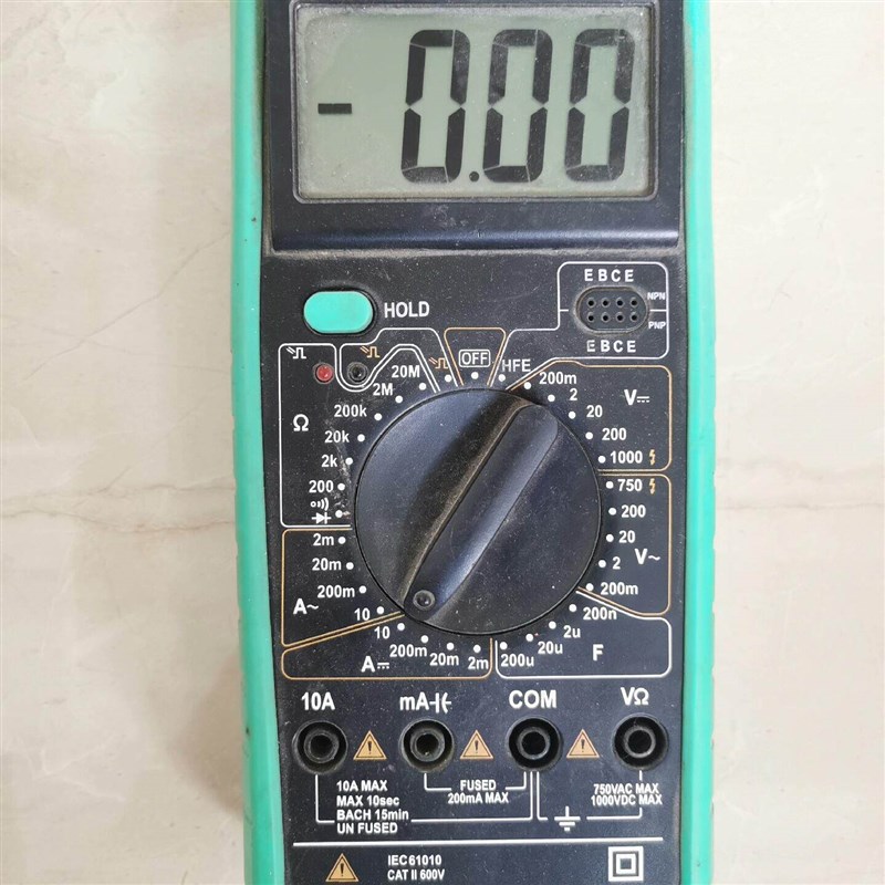 伊莱科数字万用表 型号EM15A万用表。物品 功能正常