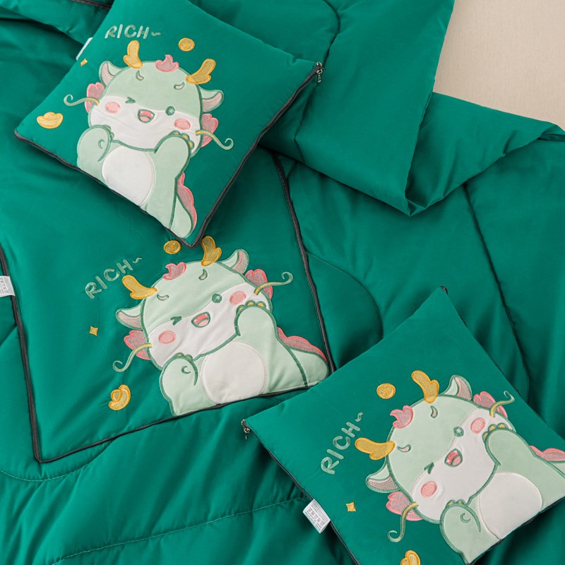 龙年抱枕被两用二合一四季款车载靠垫沙发办公室午休可折叠一体被