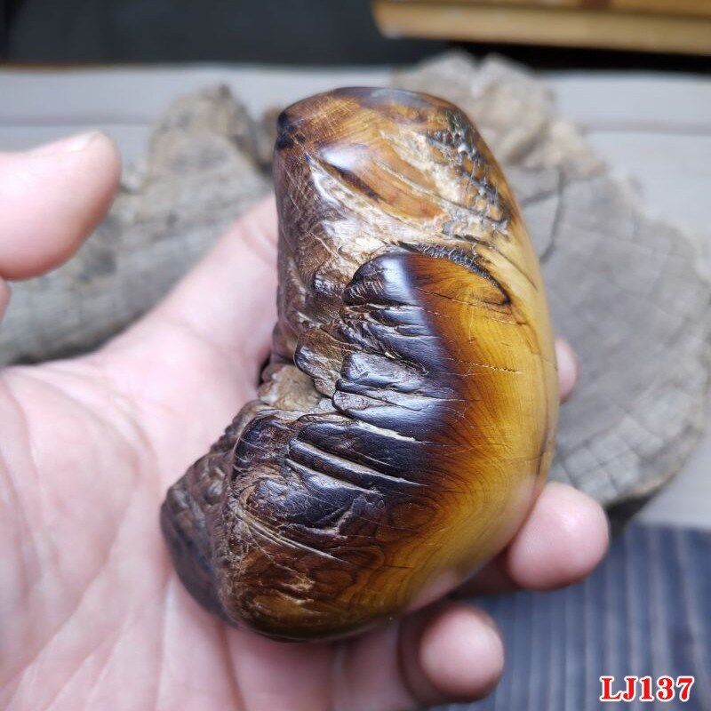 太行崖柏黑油雷击木随型手把件 天然陈化料原皮原木意境茶宠把件