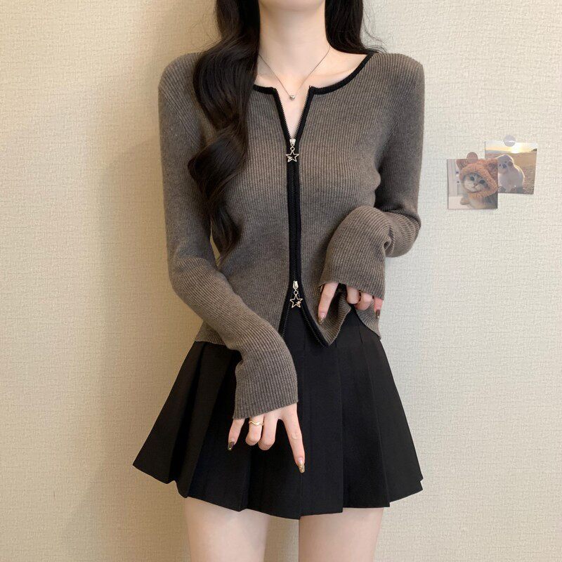 深灰长袖打底衫上衣女春装内搭独特漂亮纯欲miu里穿搭T恤配工装裤