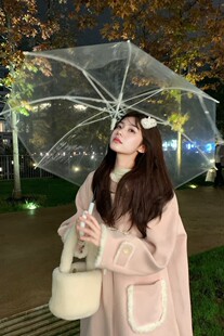 六月苒 韩系粉色牛角扣羊羔毛斗篷大衣女秋冬可爱小个子毛呢外套