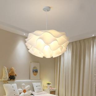 现奶油风饰创意花瓣卧室网红代ns灯少女温馨878主卧i房间书房吊灯