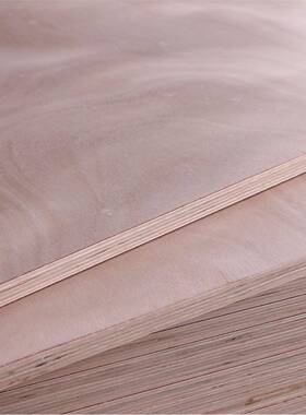 杨桉合层板E0级杨桉芯家具板多层木胶OYF板贴面板包装木箱货多架