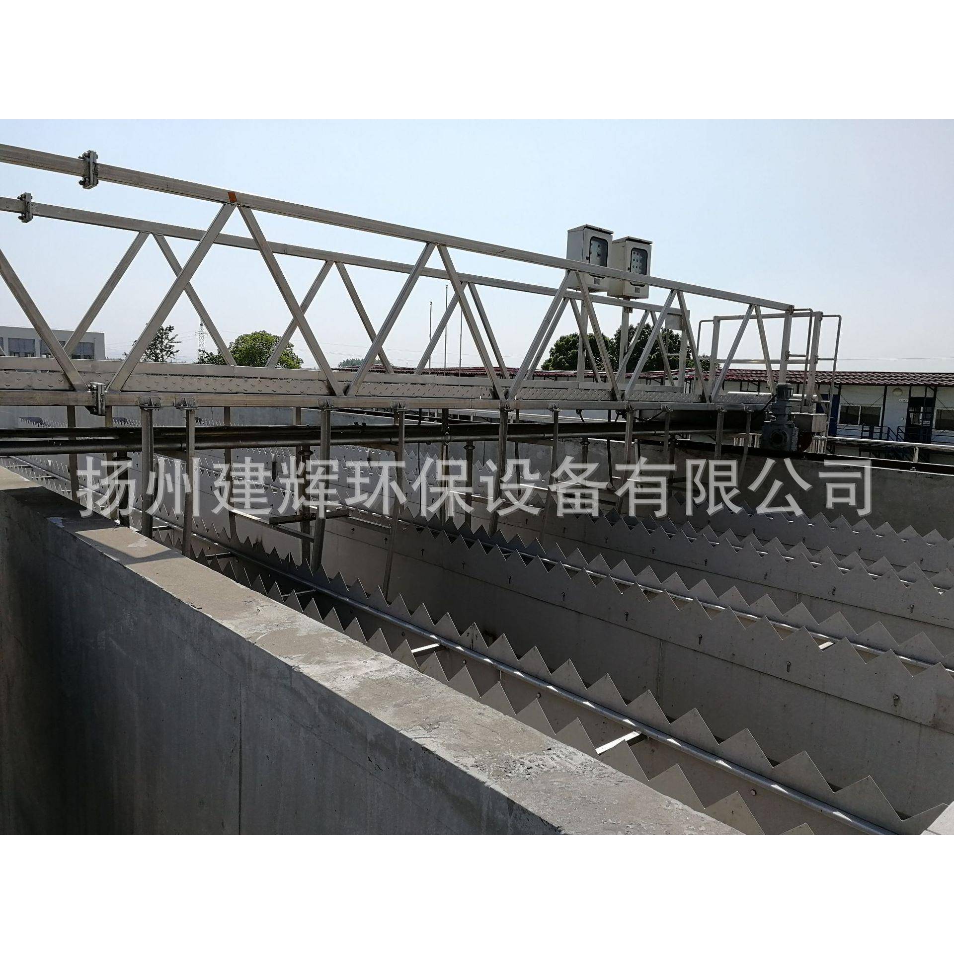 厂家供应桥式吸砂机移动桥式吸砂机桁车式刮吸泥机