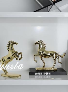 简约轻马到成功办公室摆件客厅视奢1528柜样软板间书柜电动物装饰