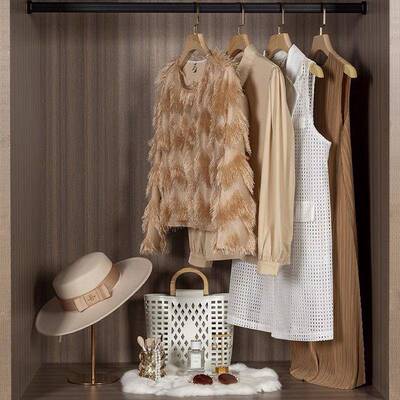 装QGA样板房衣柜软衣女士间驼色服装组服合样板间衣帽装饰品摆件