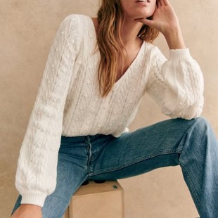 白色针织开衫外套女V领法式复古风秋季长袖短款2024新款女装毛衣