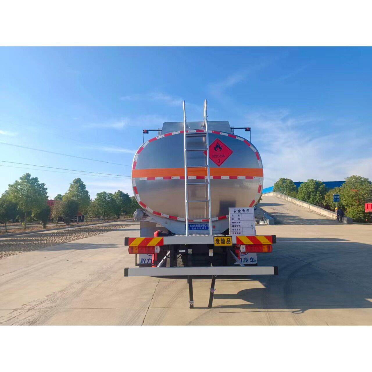 厂家直供21到25方油车 一汽解放易燃易爆液体车 洗液车供应