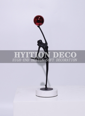 现代创意体操舞蹈托球人物摆件样版房间玄关售楼处大堂隔断饰品