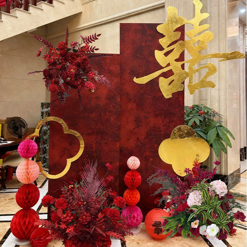 婚房女方布置卧室结婚接亲装饰酒店农村客厅卧室拍照区背景墙kt板