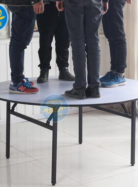 厂家直销酒店饭桌可PVC-1折饭店叠宴会餐桌p桌白色vc子转盘酒席桌