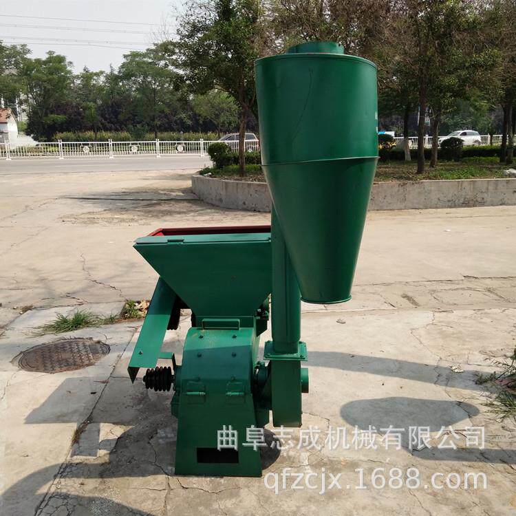 养秸粉糠机畜牛牧殖设备秆打糠机DAF羊草料粉碎机