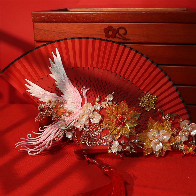 中式红色刺绣折扇秀禾服新娘结婚礼出嫁手工喜扇饰 古风成品扇子