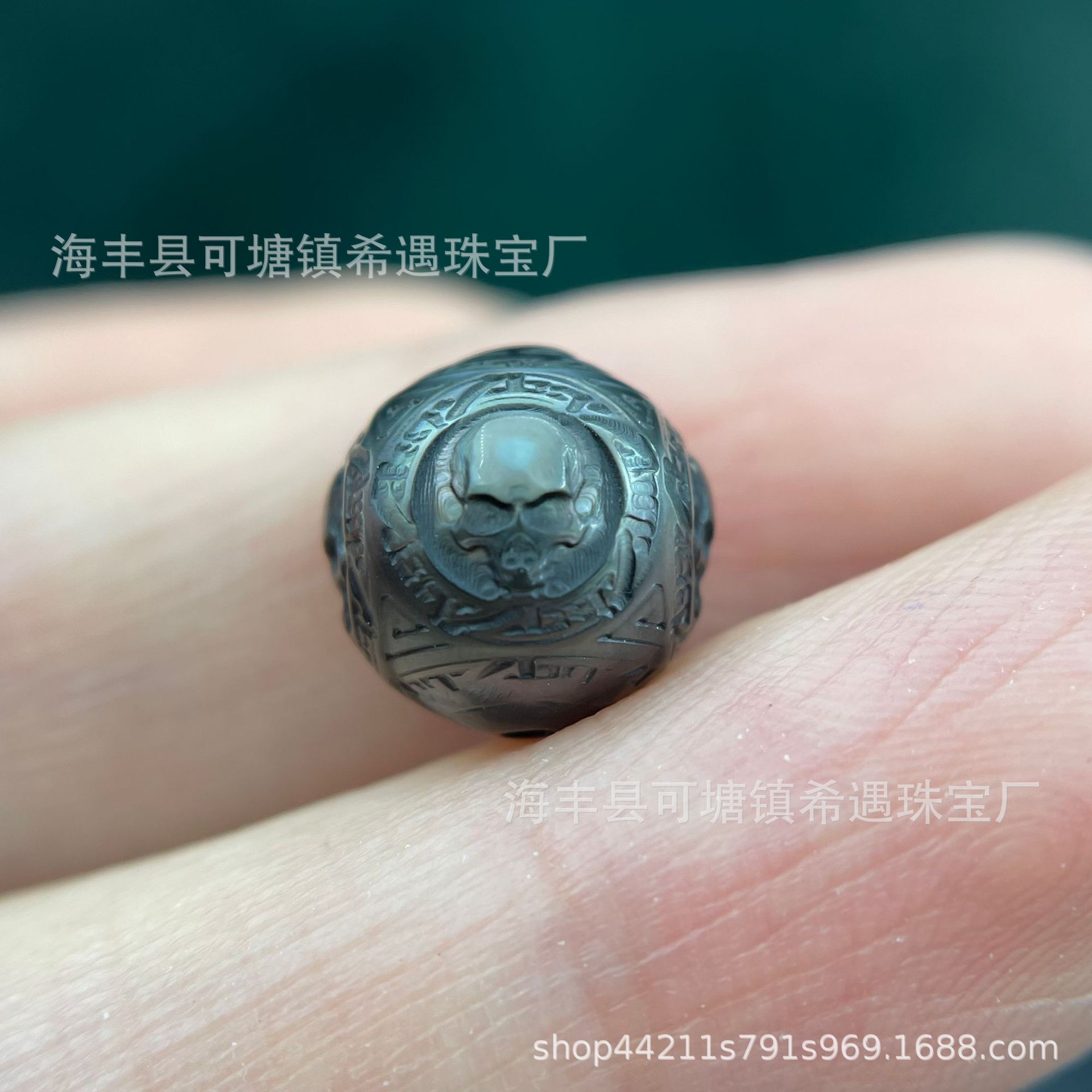 希遇 海水黑珍珠雕刻 珍珠四面骷髅天然大溪地黑珍珠骷髅文玩配饰