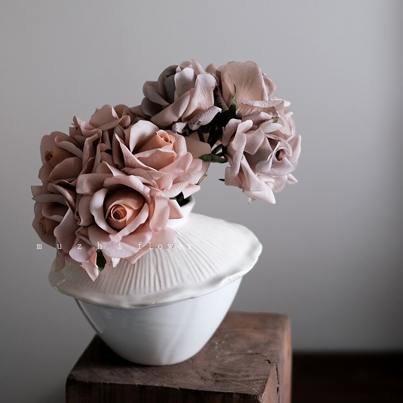 手感保湿玫瑰花仿真花高级感逼真客厅摆设花束插花手捧花婚礼布置
