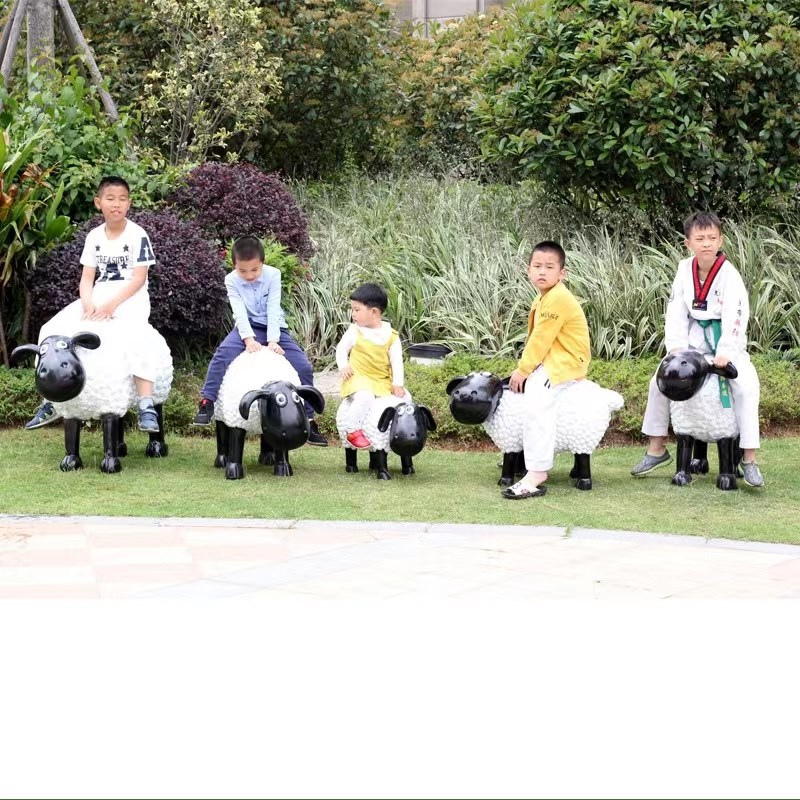 户外卡通小羊动物玻璃钢雕塑售楼处幼儿园小区园林草坪装饰品摆件