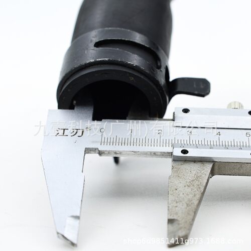 适用福特福克斯12 1.6 MT水箱下水管 8V61-8286-BA 1684922