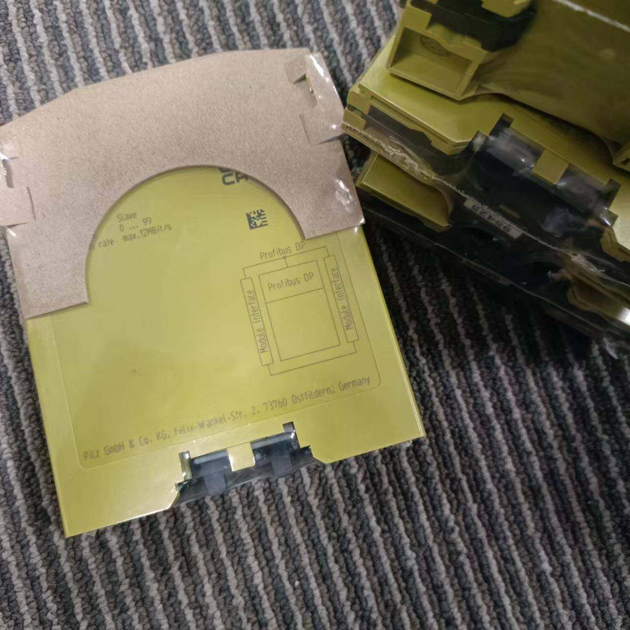 73全125德国pilz尔兹安继电器无品牌/原7皮装现货