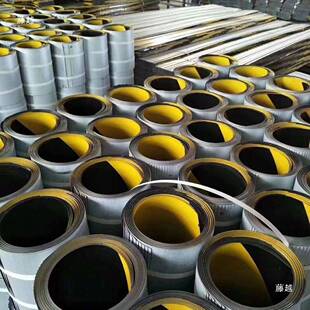 工地外架踢脚板警示带踢脚线围挡护栏外架铁皮踢脚线踢脚板铁皮