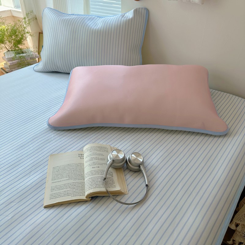 【花脸猫】心动浅夏!夏季条纹亲肤凉感博主风可机洗凉席冰丝席