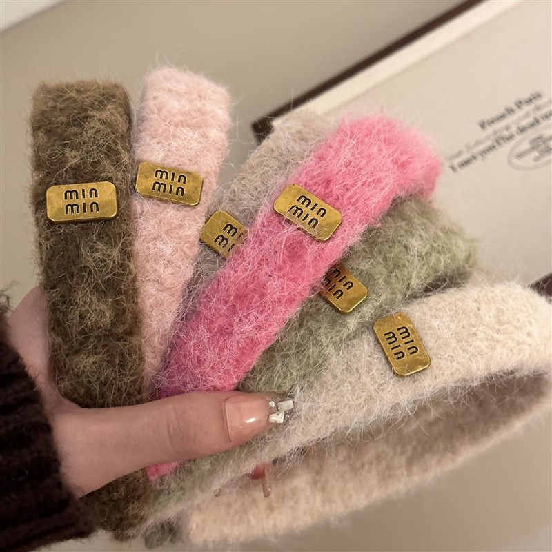 名媛感~金属字母美拉德增高颅顶慵懒头箍复古毛绒秋冬高级发箍女