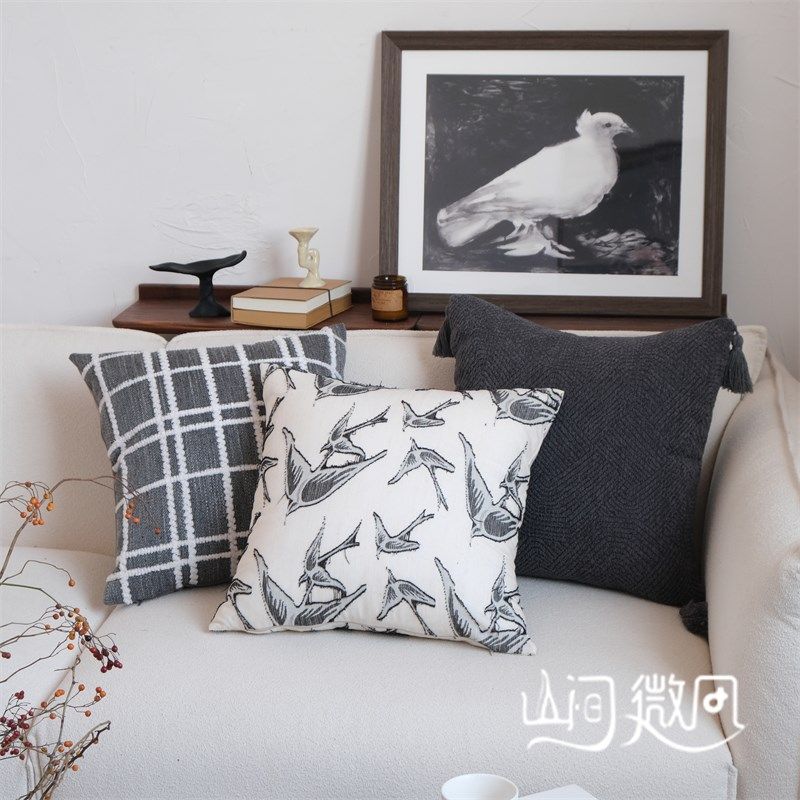 静奢风亚麻抱枕棉麻燕子靠包侘寂风法式中古风靠枕民宿靠垫腰枕